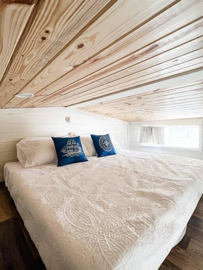 4 Heron Haus, Luxury Tiny House, Pet Friendly, Mins To Downtown Гантерсвилл Экстерьер фото